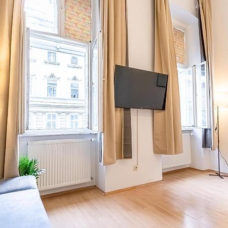 City-Linked 2Br Apartment Near Wiener Stadthalle Kültér fotó