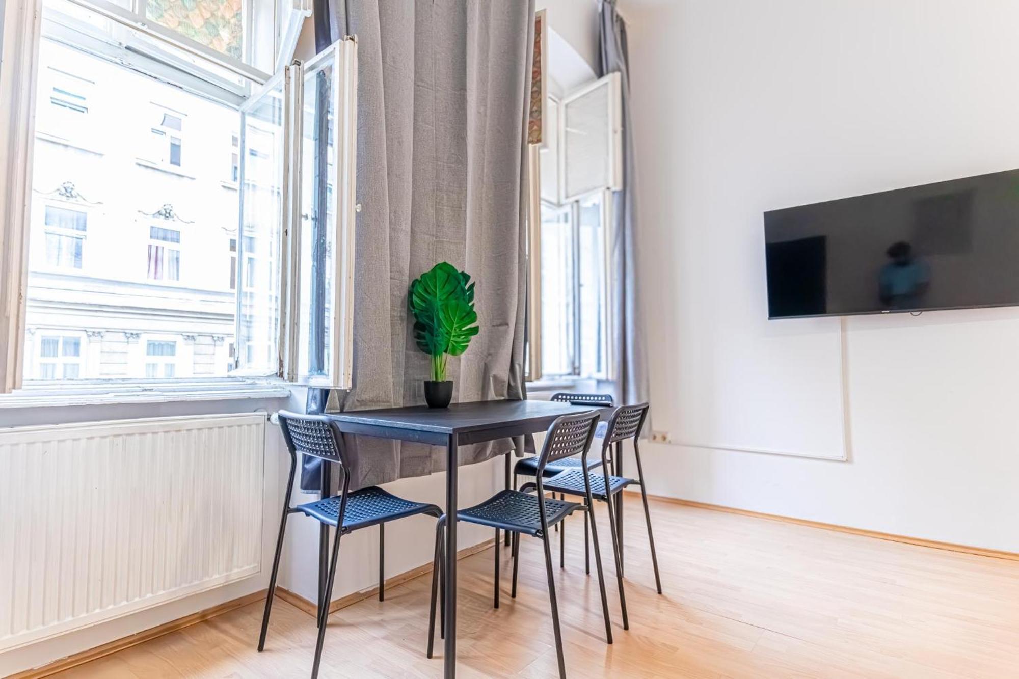 City-Linked 2Br Apartment Near Wiener Stadthalle Kültér fotó